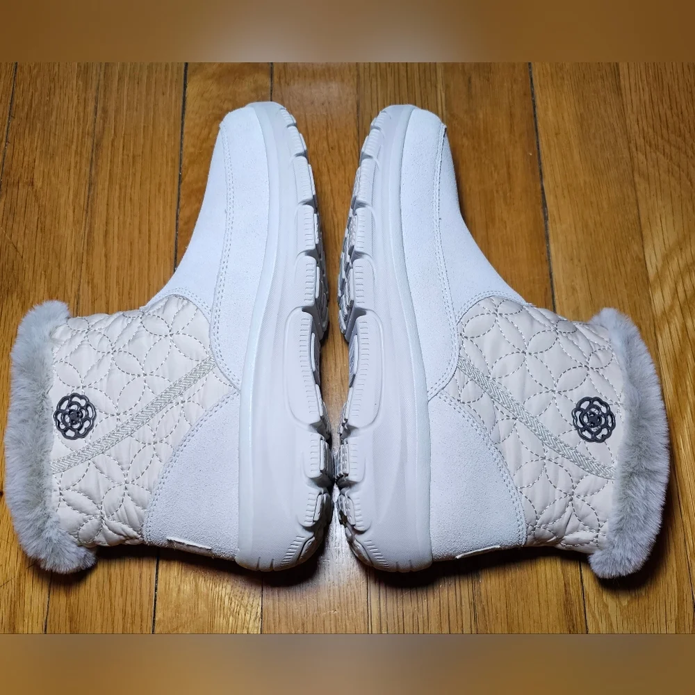 Skechers Martha‎ Stewart Darling Puffer Water Resistant Boots Women's 7 NWB